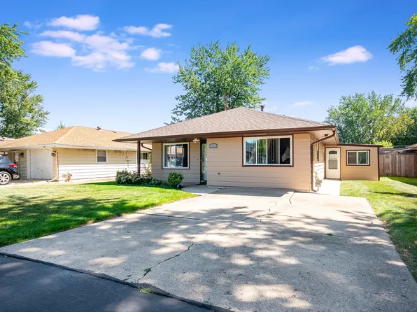 832 Gates St, Aurora, IL 60505