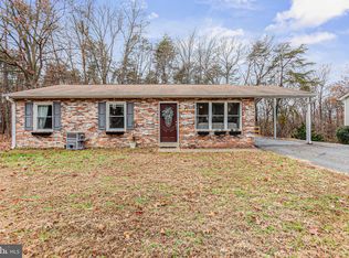 10400 Hillside Ln, Fredericksburg, VA 22408