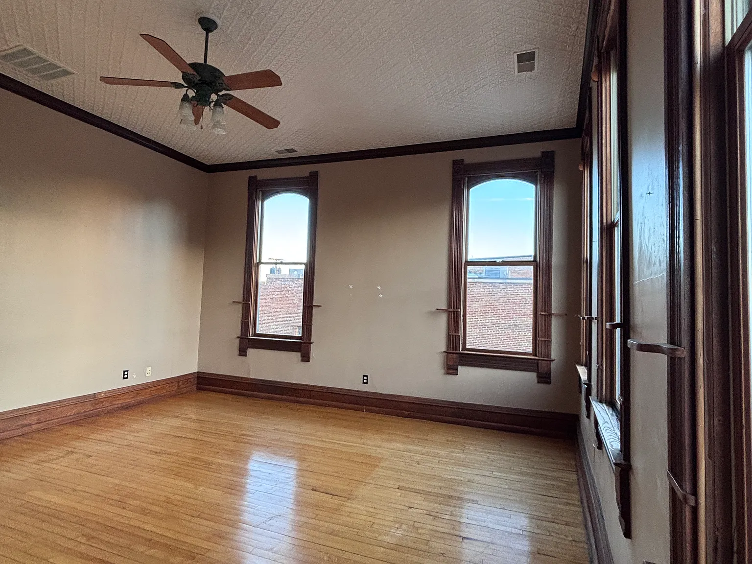 2 bed, $1,200 — Photo 3
