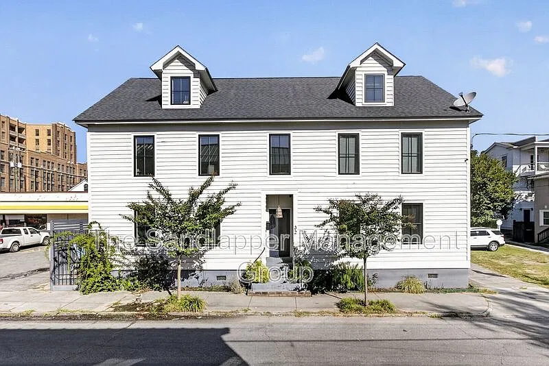 2 bed, 3.0 bath, $4,000 — Photo 1