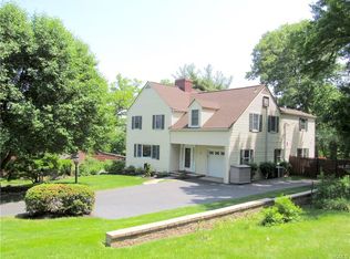 207 Foss Dr, Nyack, NY 10960