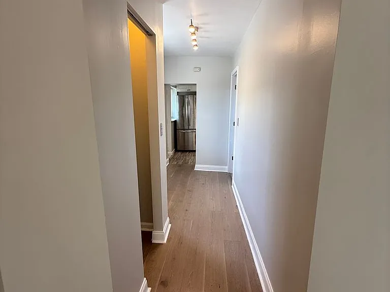 Monmouth_2633 — Photo 19
