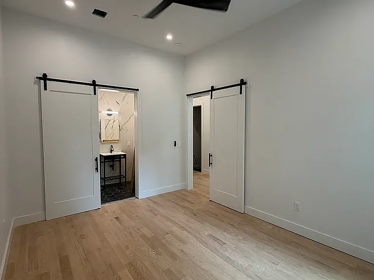 12 Locust St #1 — Photo 11