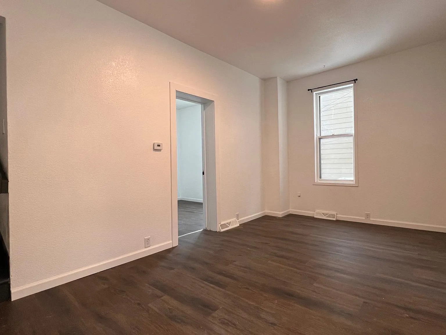 586 Arlington St — Photo 3