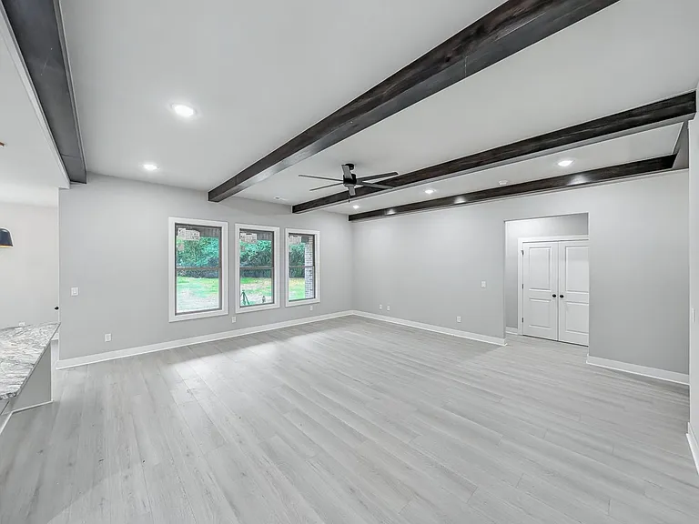 10 Olmsted Cir — Photo 5