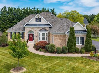 2408 Village Dr, Waynesboro, VA 22980