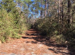 114 Azalea Ln, Pass Christian, MS 39571