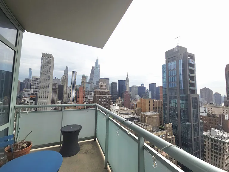 325 5th Ave #35C — Photo 2