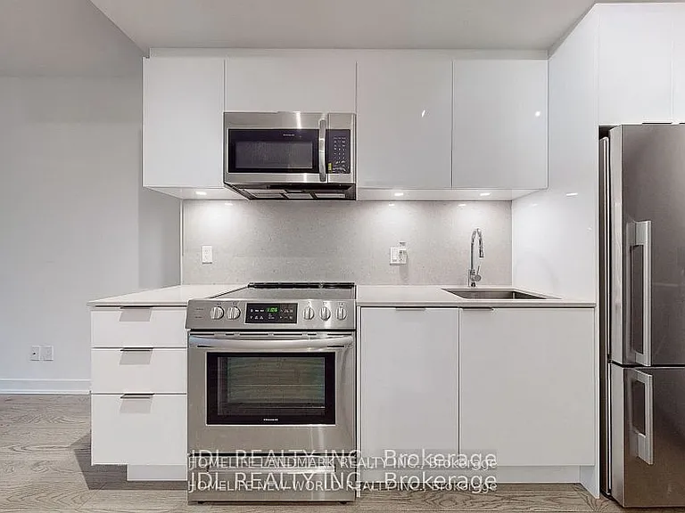 25 Richmond St E #408 — Photo 9