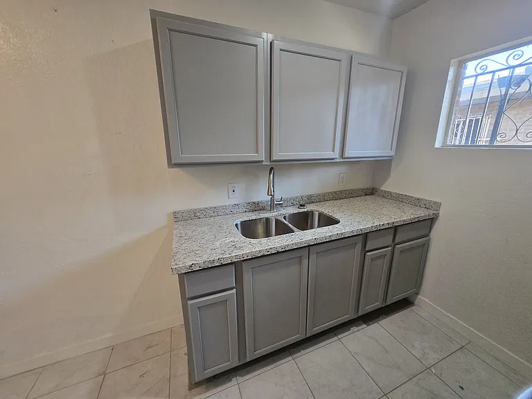 1501 N Oregon St #4 — Photo 7