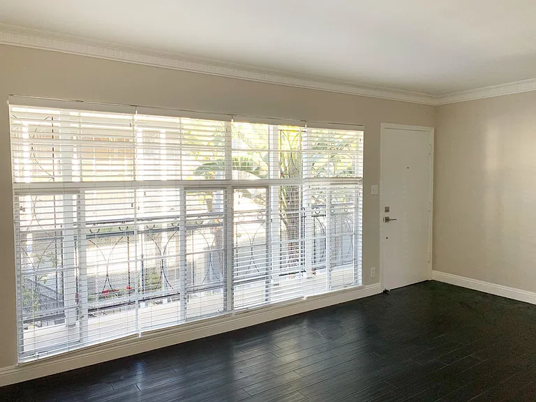 1113 N Sweetzer Ave #2 — Photo 8