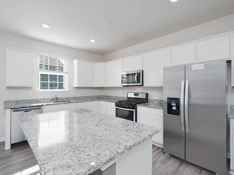 2085 Pomona Way — Photo 36