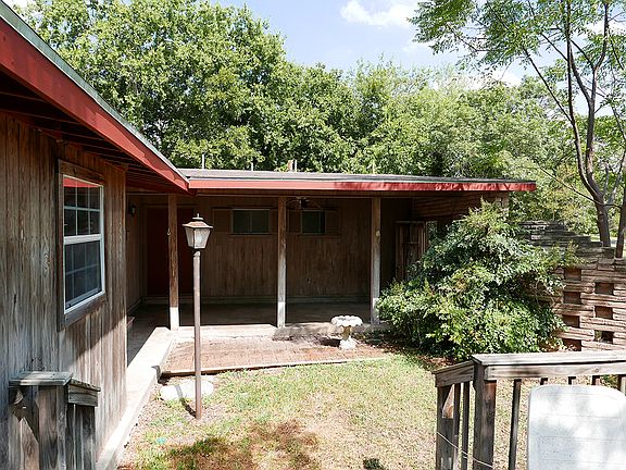 4th image of 913 Canterbury Hill St