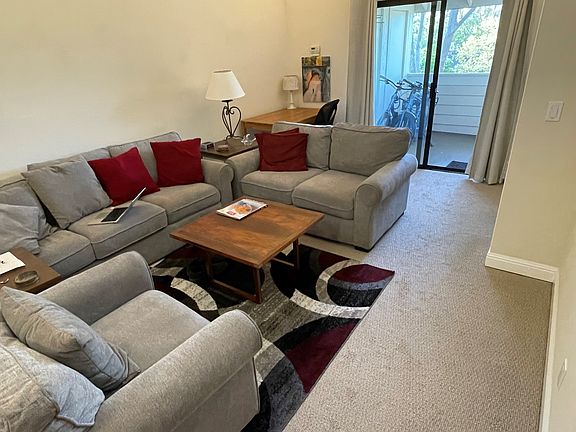 2nd image of 15 Tudor Ct