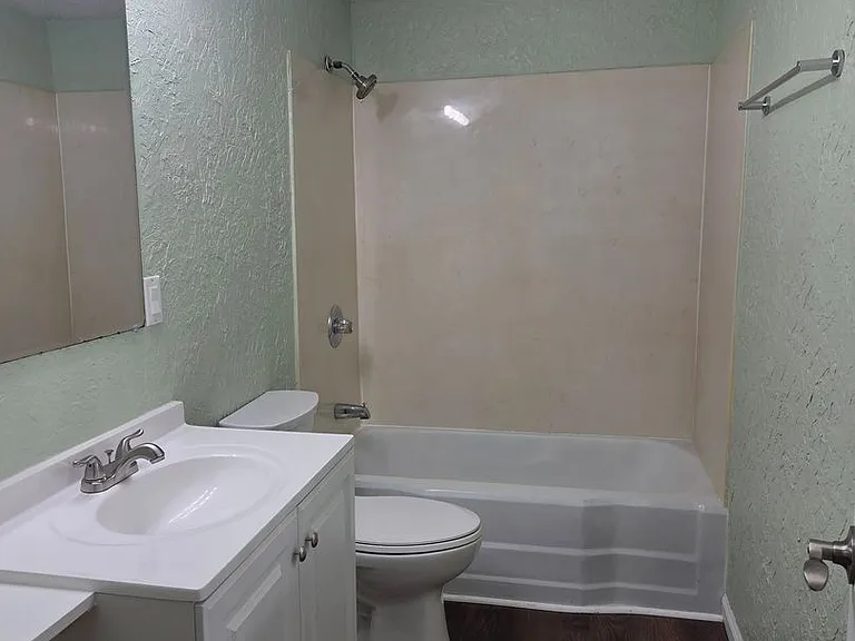 179 Gilmer St #5 — Photo 2