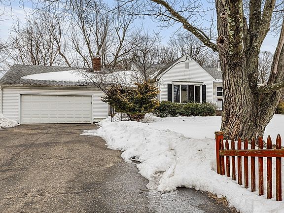 2nd image of 331 Dale St