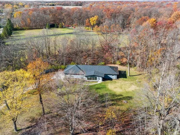 5311 Hursh Rd, Fort Wayne, IN 46845