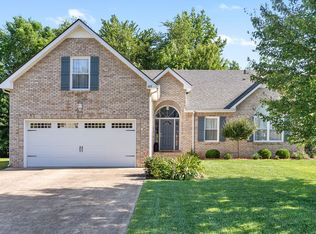 369 Woodtrace Dr, Clarksville, TN