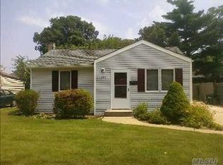 644 N Hamilton Ave, Lindenhurst, NY 11757