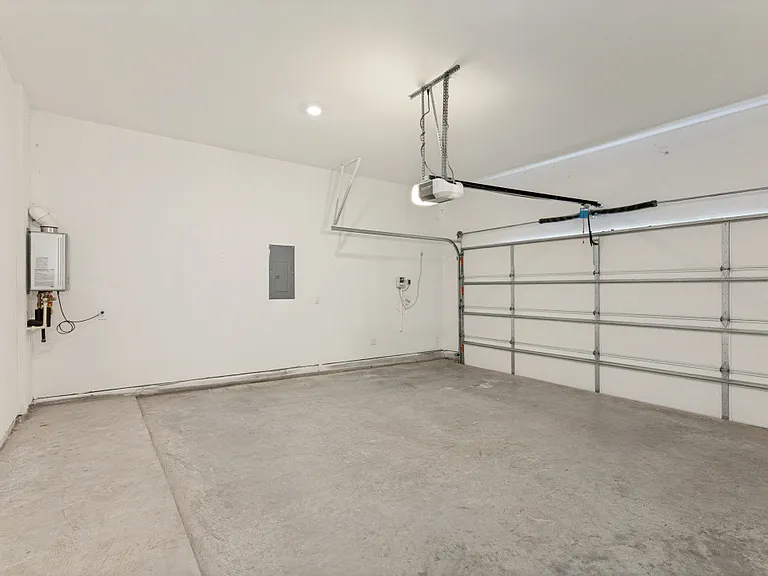 1046 Bearing St — Photo 18