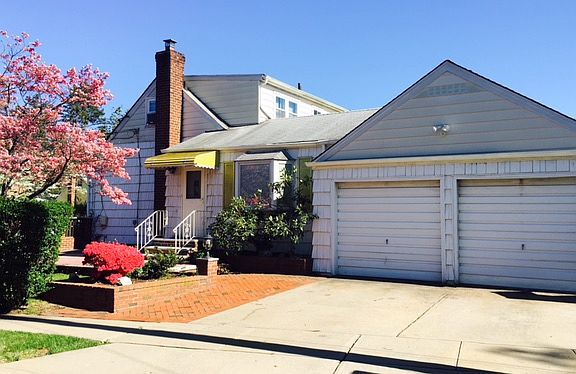 2nd image of 16 Clarissa Dr
