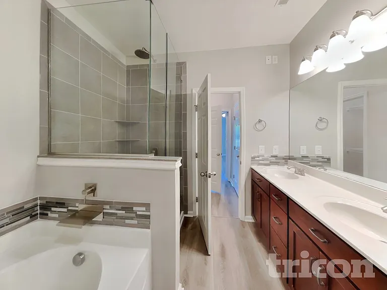 1529 Bending River Dr — Photo 10