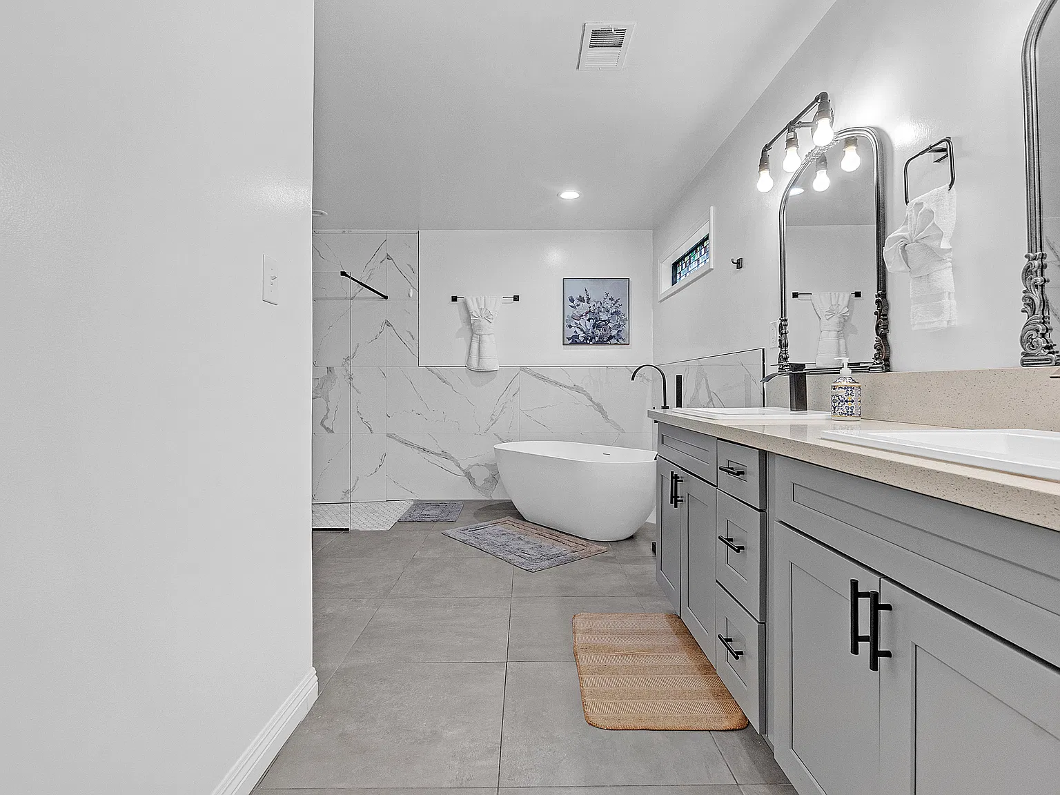 5 bed, 2700 sqft, $6,495 — Photo 4