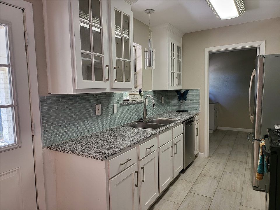 1st image of 1012 Timberview Dr