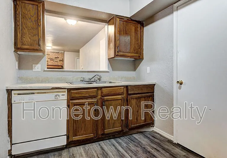 310 NW 118th St — Photo 17