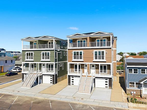 3rd image of 114 Bay Blvd