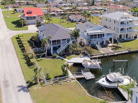 Rear view - (2 Docks)