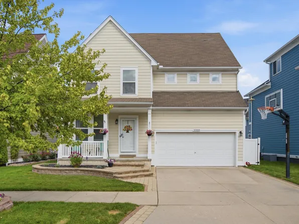 50444 Theodore Ln, Chesterfield, MI 48051