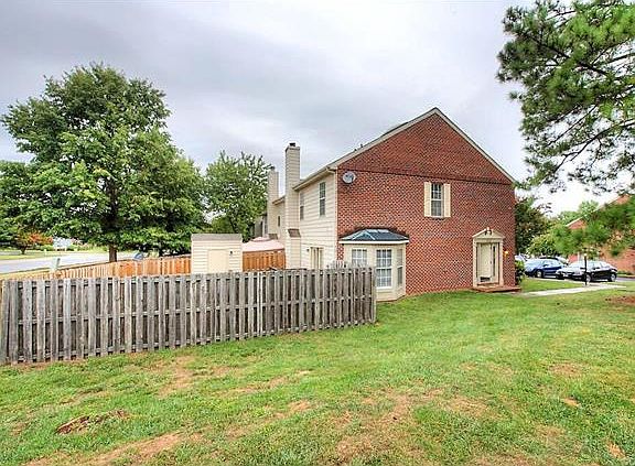 4th image of 4900 Donegal Trace Ct Unit 4900