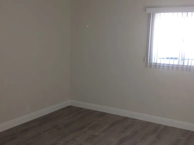 1131 W Duarte Rd — Photo 9