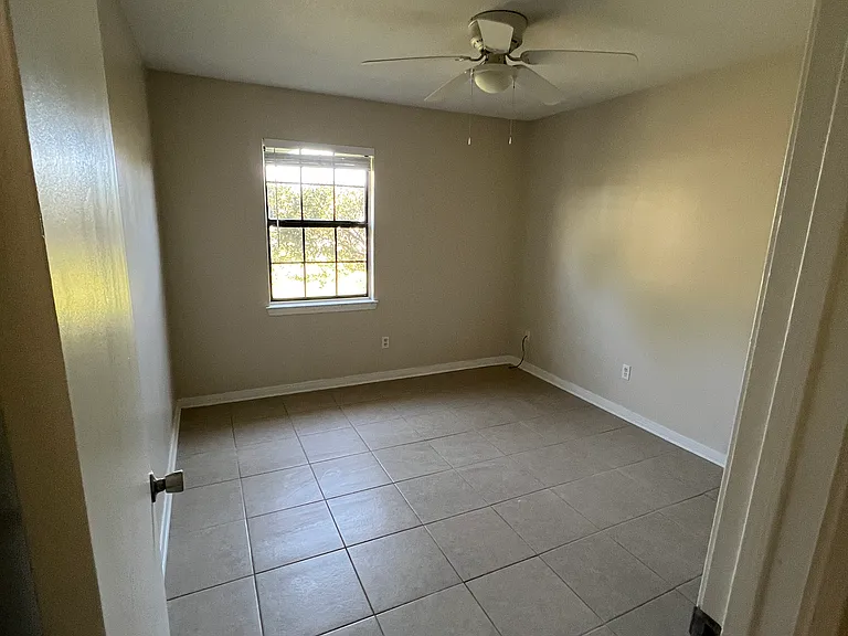 859 Camp Wilkes Rd — Photo 12