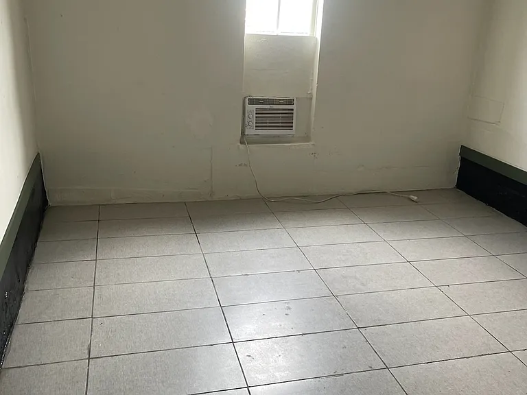 804 SE 60th Ter — Photo 3