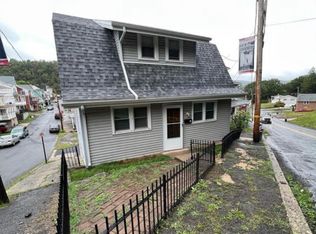 717 Wade Rd, Saint Clair, PA 17970