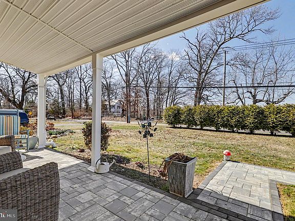 3rd image of 7012 Warfield Rd