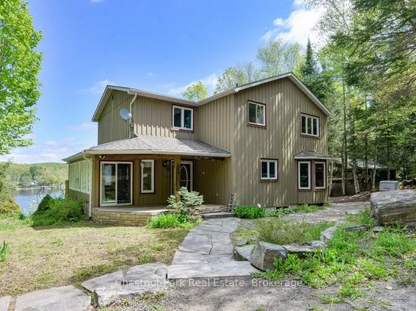 294 North Dr, Huntsville, ON P1H 2J2