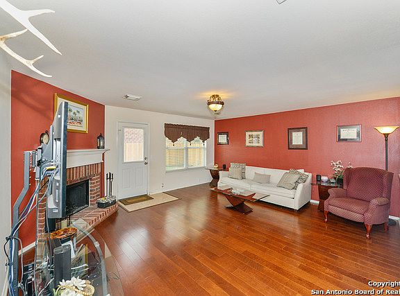3rd image of 1616 Rolling Brook Ln