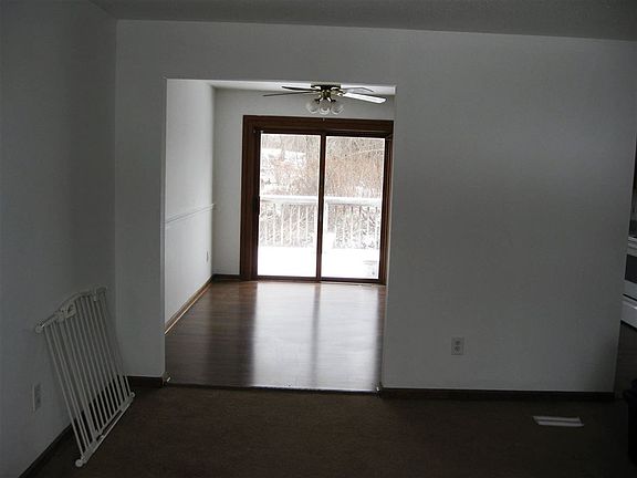 3rd image of 47 Briar Ave