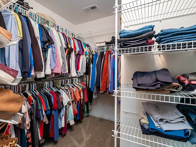 Walking Closet