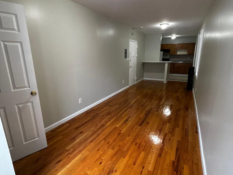 76 N 9th St #4 — Photo 3