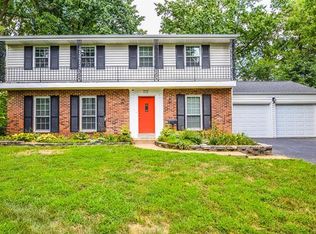 717 Gray Oaks, Saint Louis, MO 63122