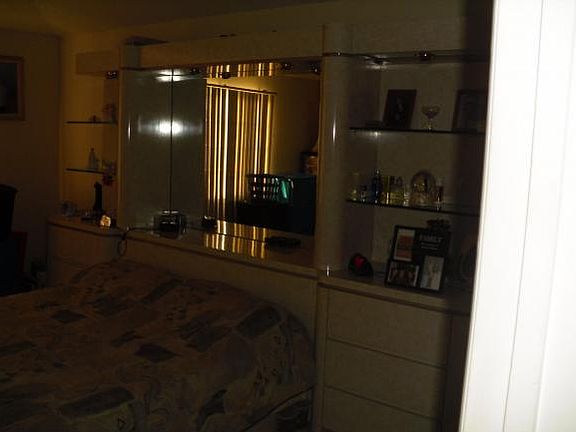 2nd image of 93 Winfield St