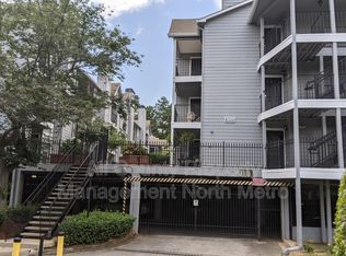 312 Granville Ct, Sandy Springs, GA 30328
