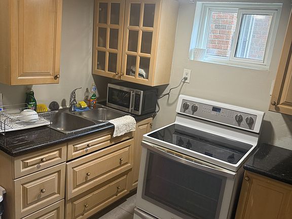 4th image of 23 Deerpark Cres