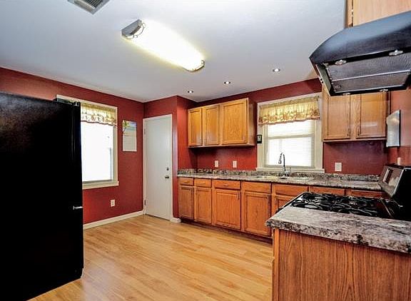 5th image of 509 Saint Joseph Ln
