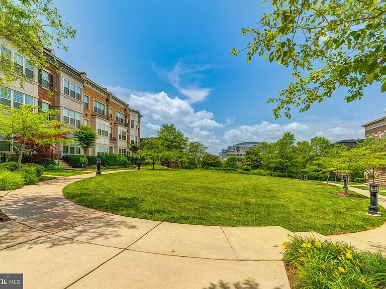 510 Overlook Park Dr #32 — Photo 4