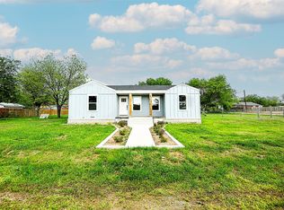1008 E Spring St, Henrietta, TX 76365
